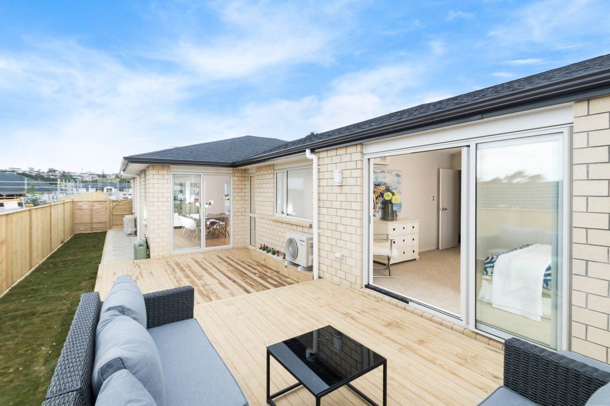 12 Tararua Street, Massey, Auckland - Carousel 2