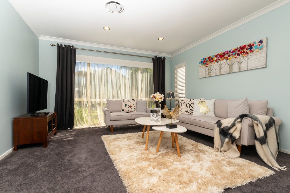 20 Stamford Crescent, Flat Bush, Auckland - Carousel 2