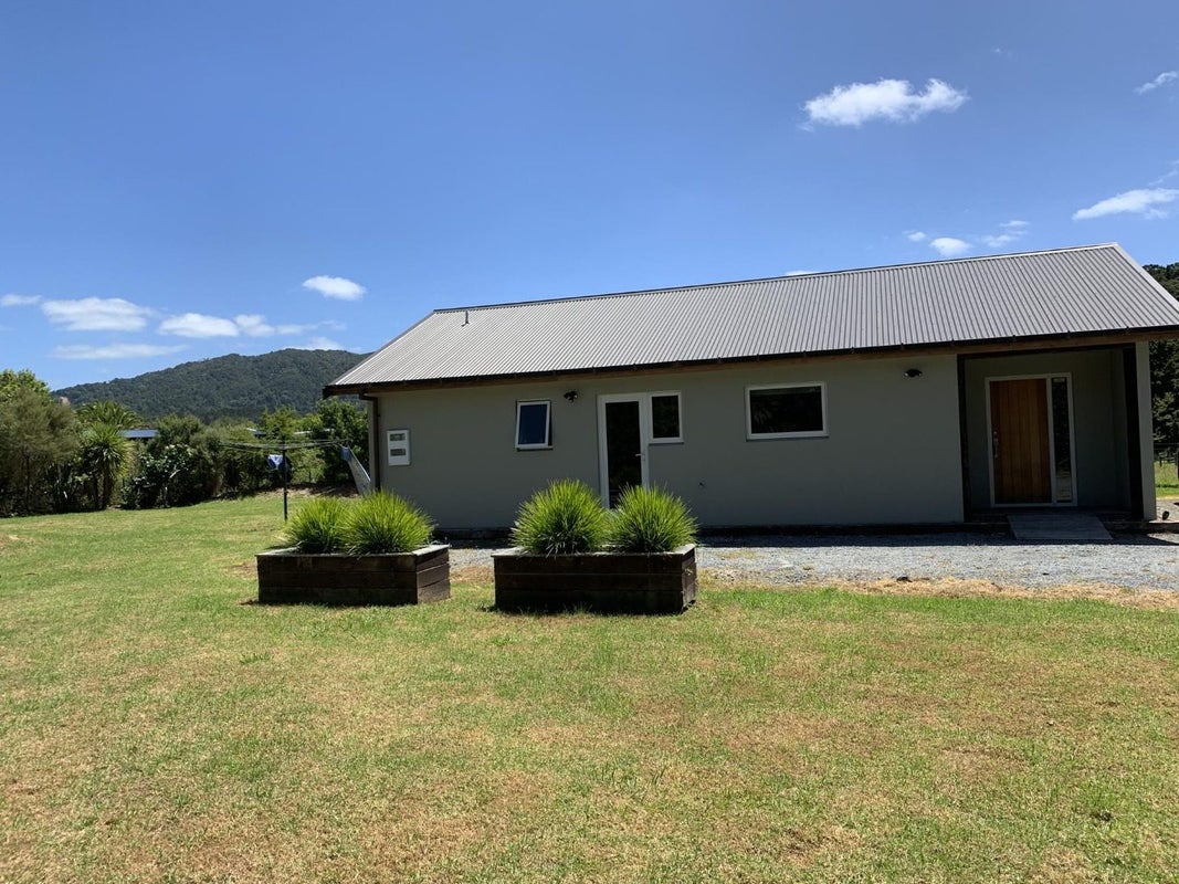 98 King Road, Kaiwaka - Carousel 2