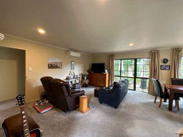19 Goldstine Place, Royal Oak, Auckland - Carousel 2