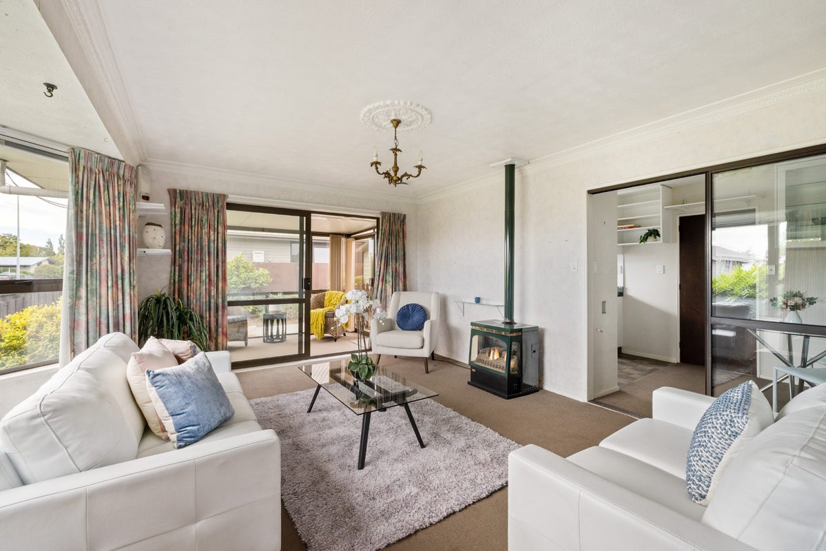 2/2 Burnridge Place, Belfast, Christchurch - Carousel 2