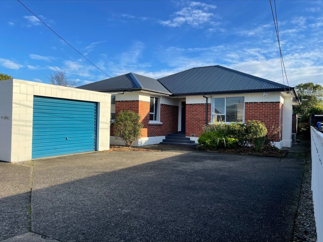 42A Hargest Crescent, Saint Kilda, Dunedin - Carousel 1