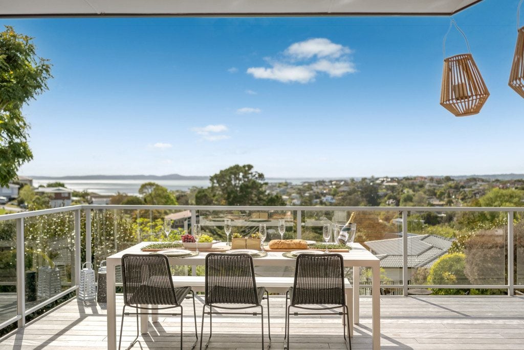 57 Bleakhouse Road, Howick, Auckland - Carousel 1