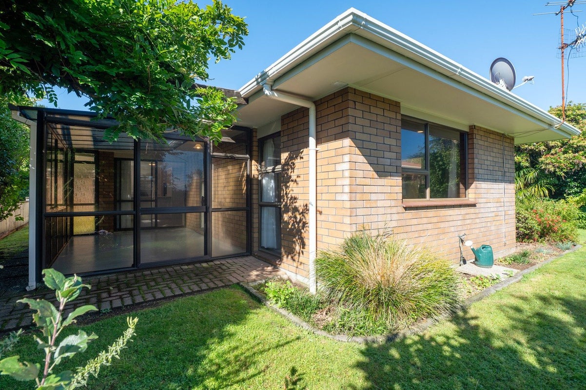 8 Wychwood Crescent, Springfield, Rotorua - Carousel 2