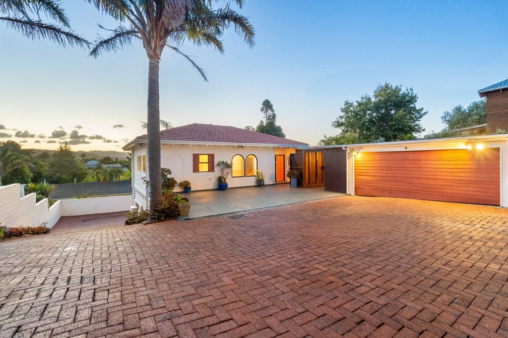 1/269 Titirangi Road, Titirangi, Auckland - Carousel 1
