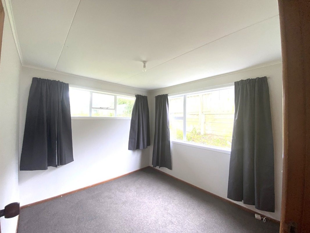 17 The Drive, Tawa, Wellington - Carousel 13