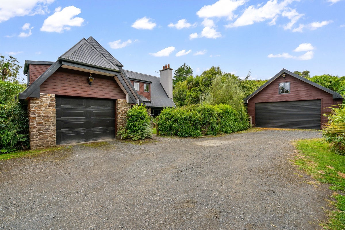 15 Korimako Avenue, Otatara - Carousel 2