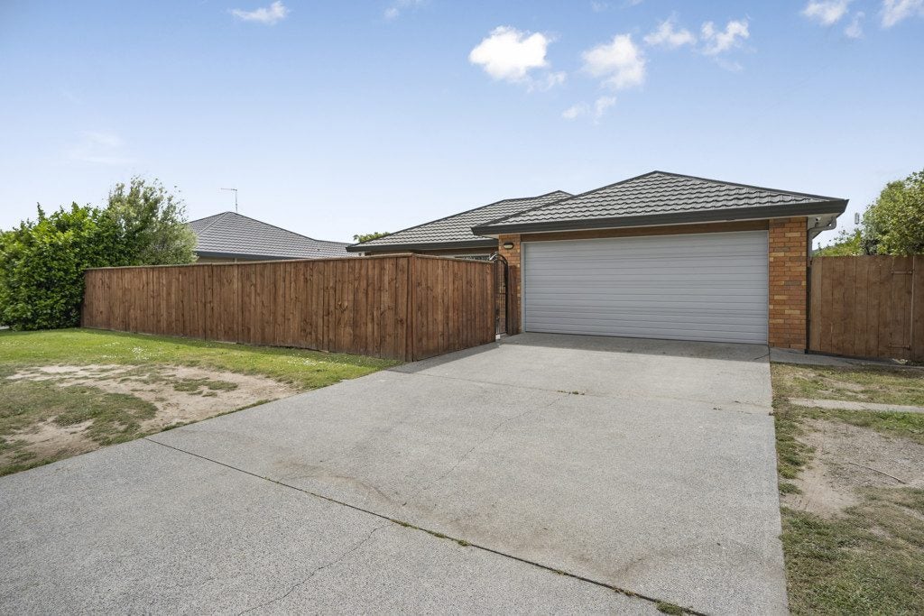 17 Messines Avenue, Trentham, Upper Hutt - Carousel 17