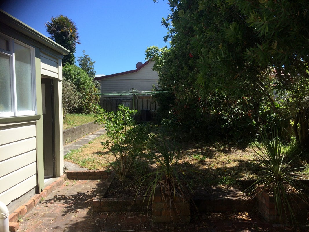 30 Hargreaves Street, Mount Cook, Wellington - Carousel 2