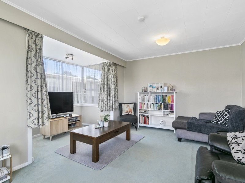 18B Reese Jones Grove, Maungaraki, Lower Hutt, Wellington - Carousel 2
