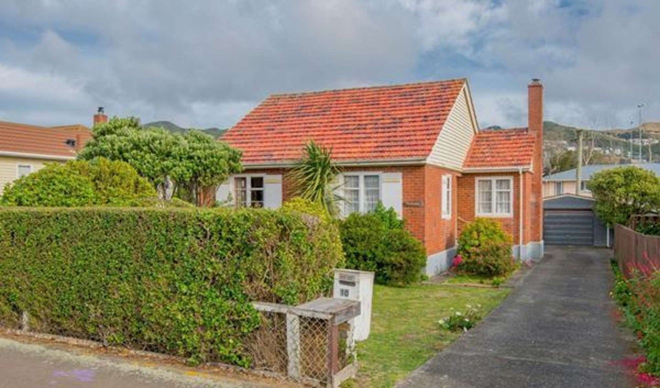 10 Bould Street, Johnsonville, Wellington - Carousel 1