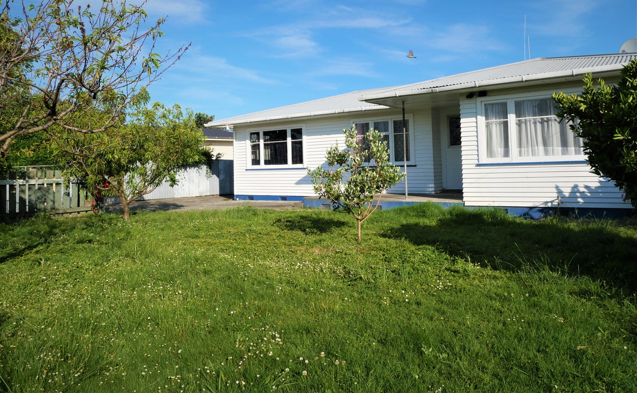 10 Cranby Crescent, Onekawa, Napier - Carousel 1