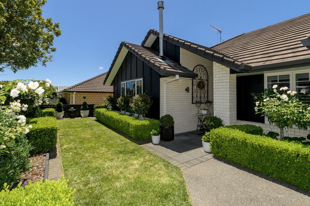 127 St Andrews Drive, Bethlehem, Tauranga - Carousel 1