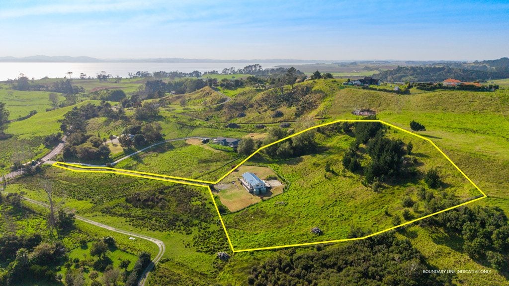 2269 South Head Road, South Head, Helensville - Carousel 27