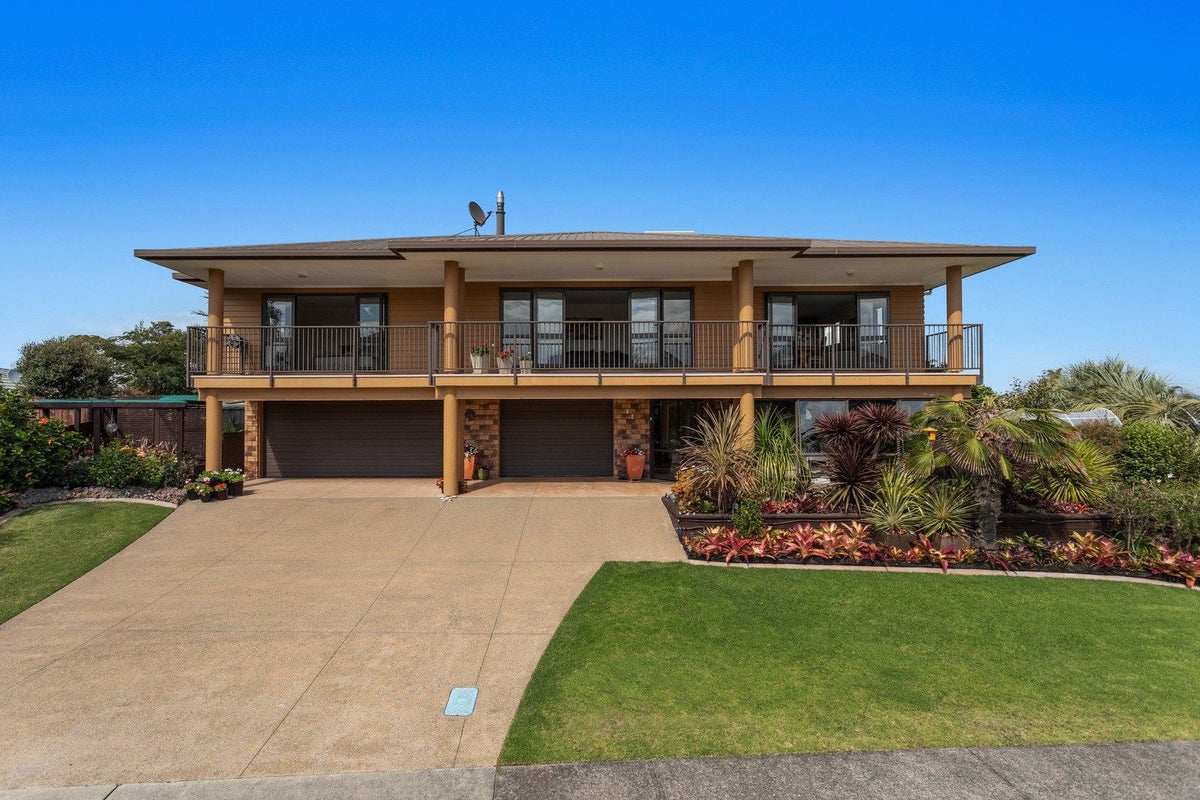 14 Commodores Close, Coastlands, Whakatane - Carousel 1