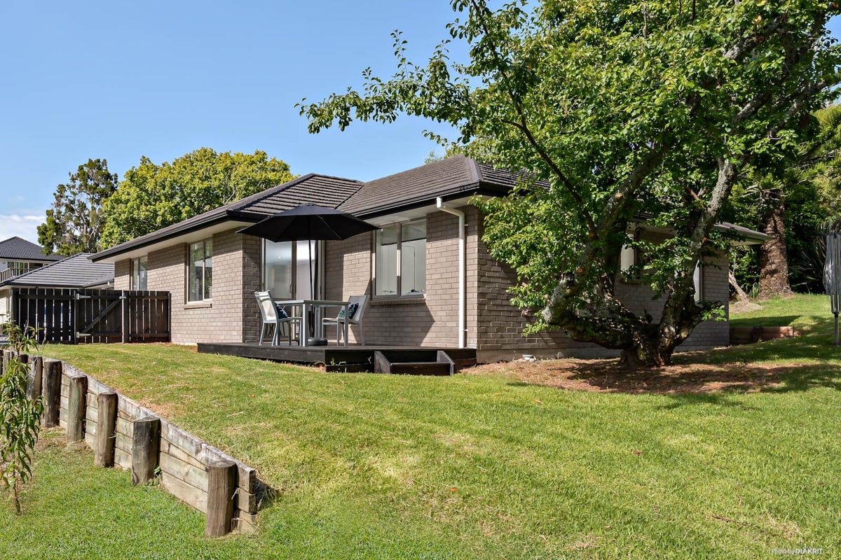85B Beach Haven Road, Beach Haven, Auckland - Carousel 1