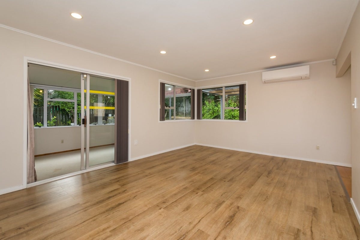 24 Laurina Road, Sunnynook, Auckland - Carousel 2