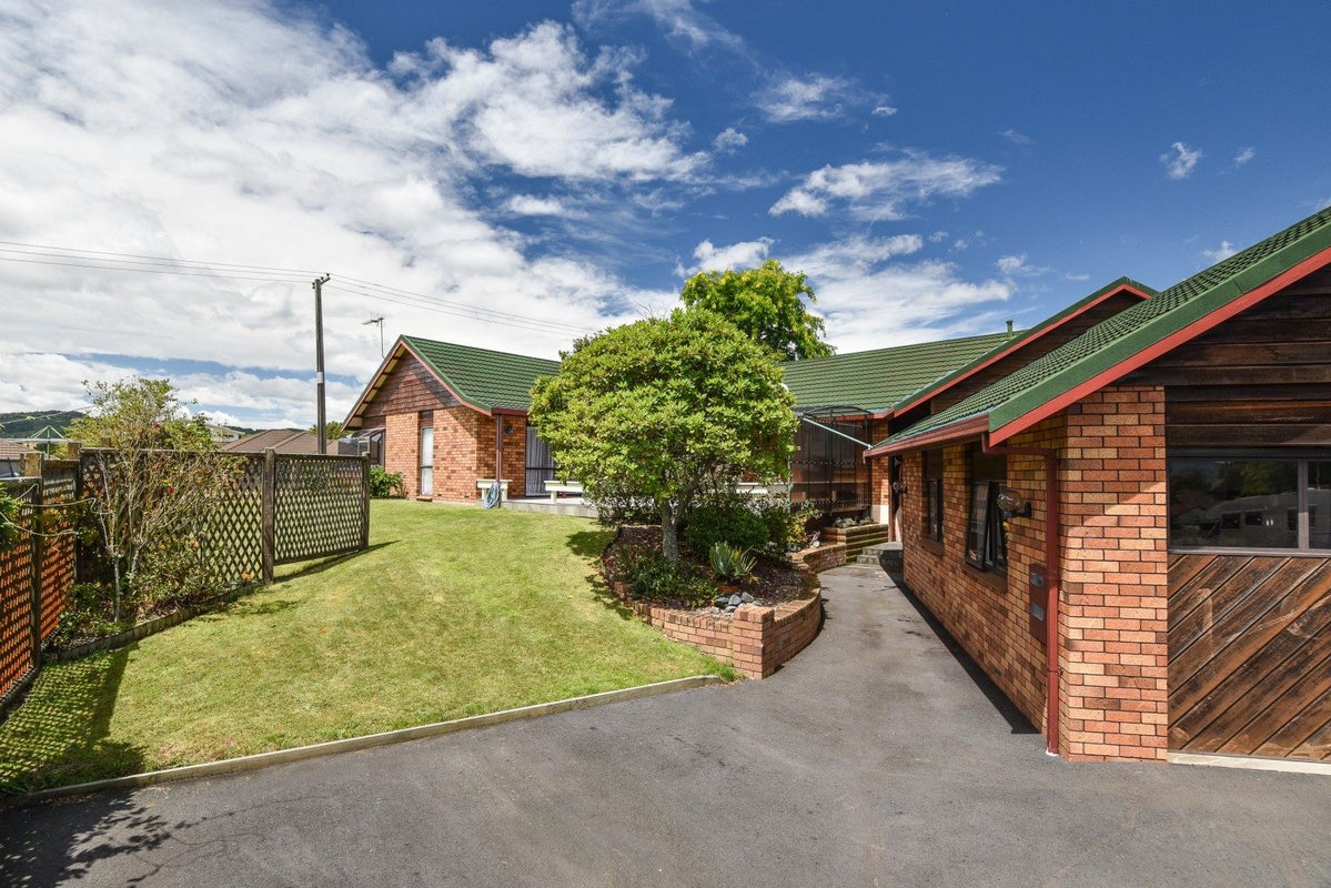 9 Gareth Place, Lynmore, Rotorua - Carousel 2