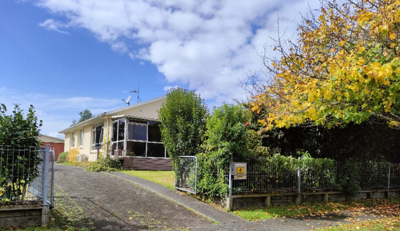 4 Claremont Avenue, Chartwell, Hamilton - Carousel 1
