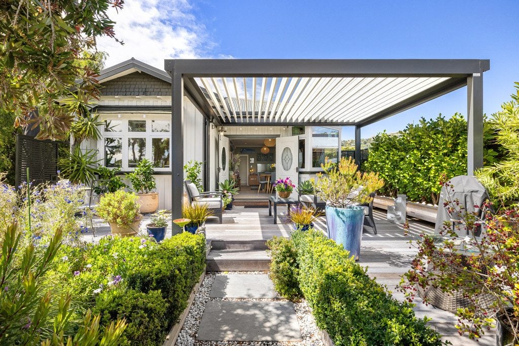 2/8 Celia Street, Redcliffs, Christchurch - Carousel 1