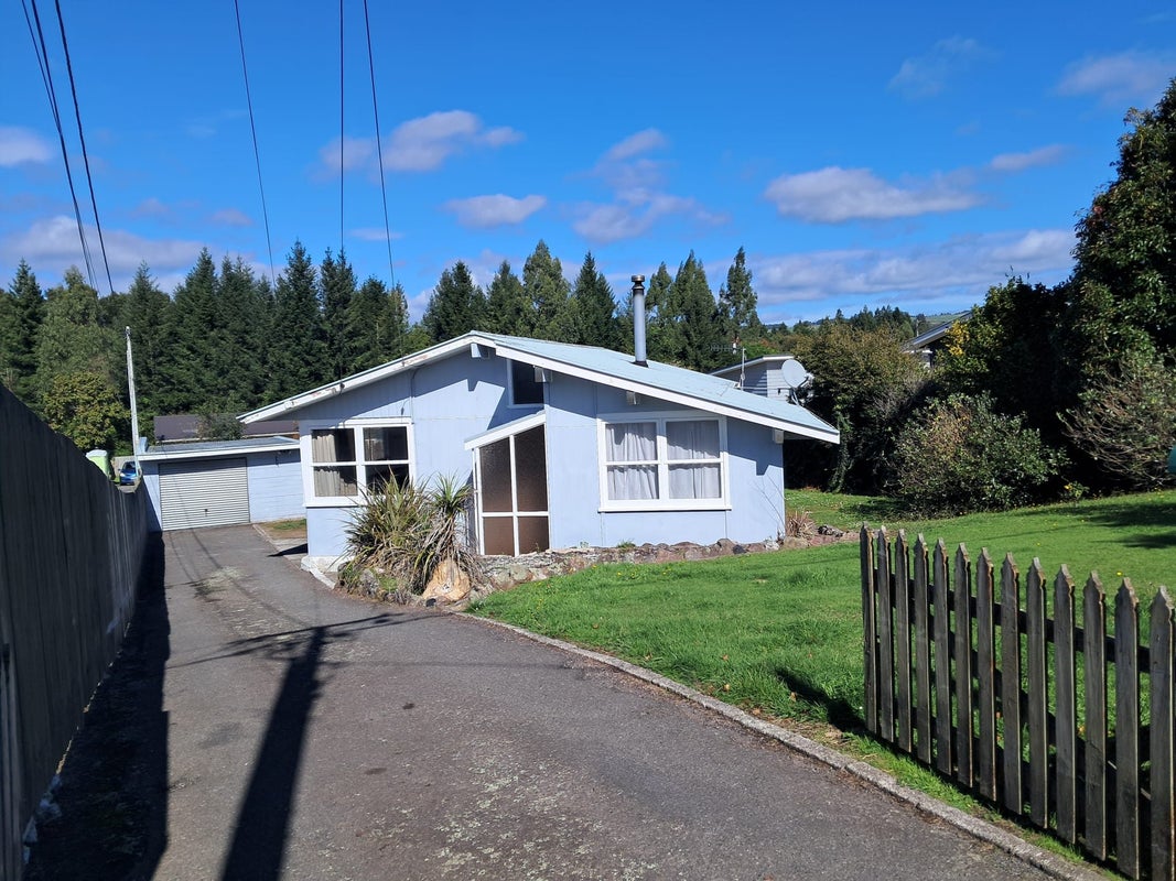 69 Lisa Crescent, Mangakakahi, Rotorua - Carousel 2