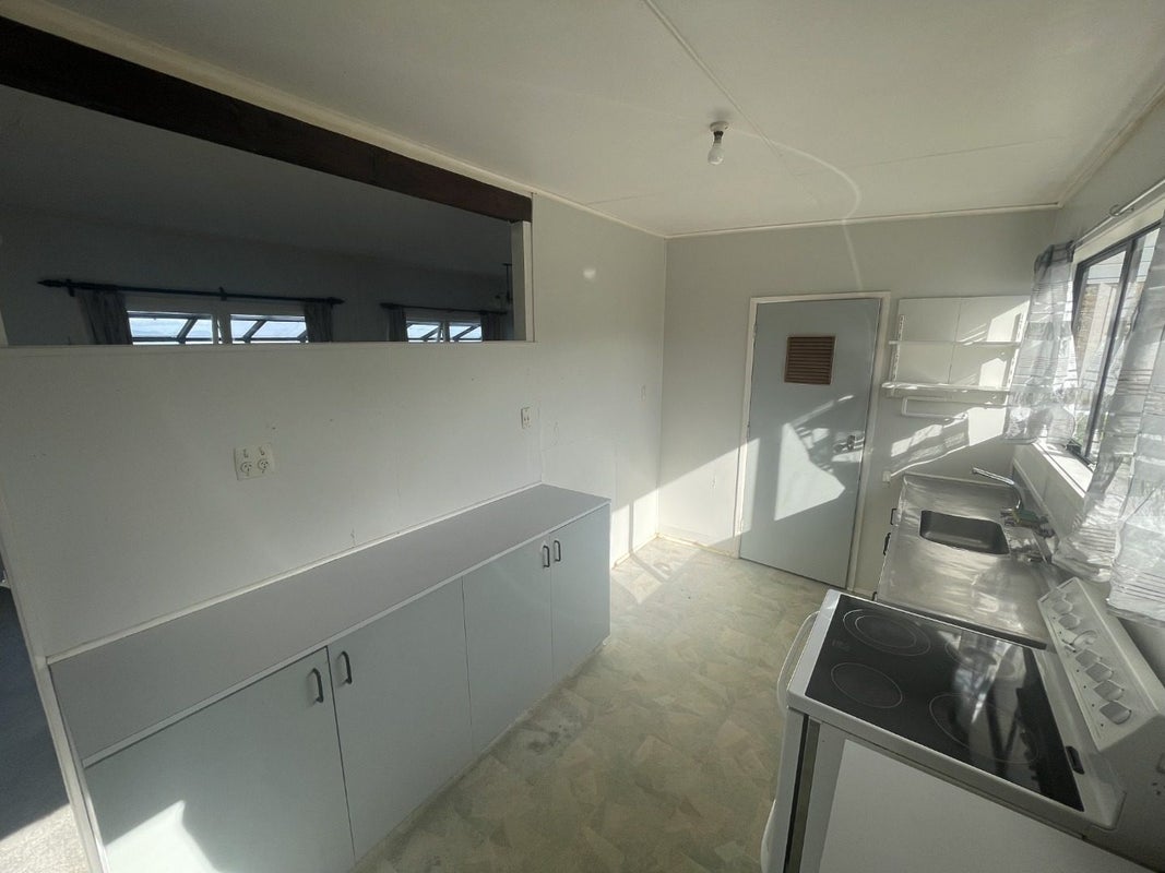 1/12 Maple Grove, Maungaraki, Lower Hutt - Carousel 2