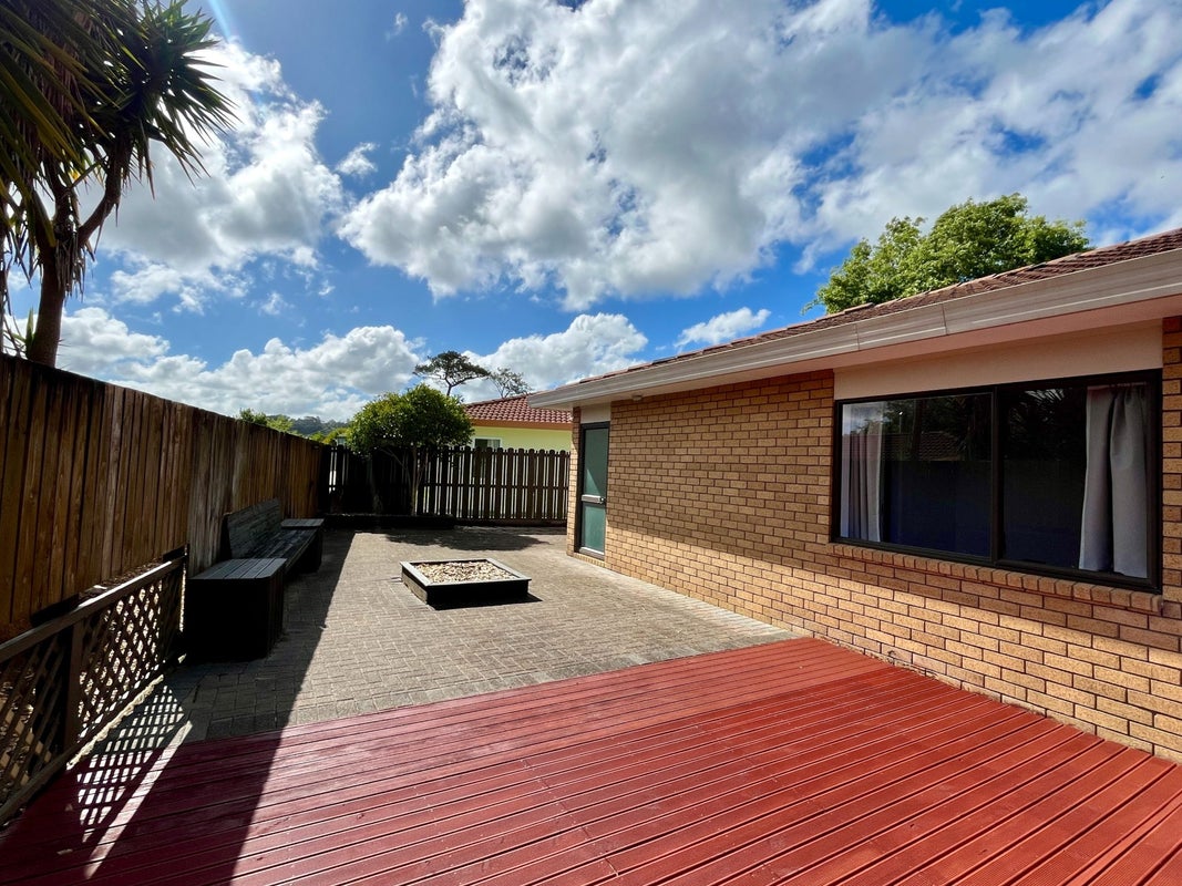 5 Oakhaven Place, Ranui, Auckland - Carousel 2