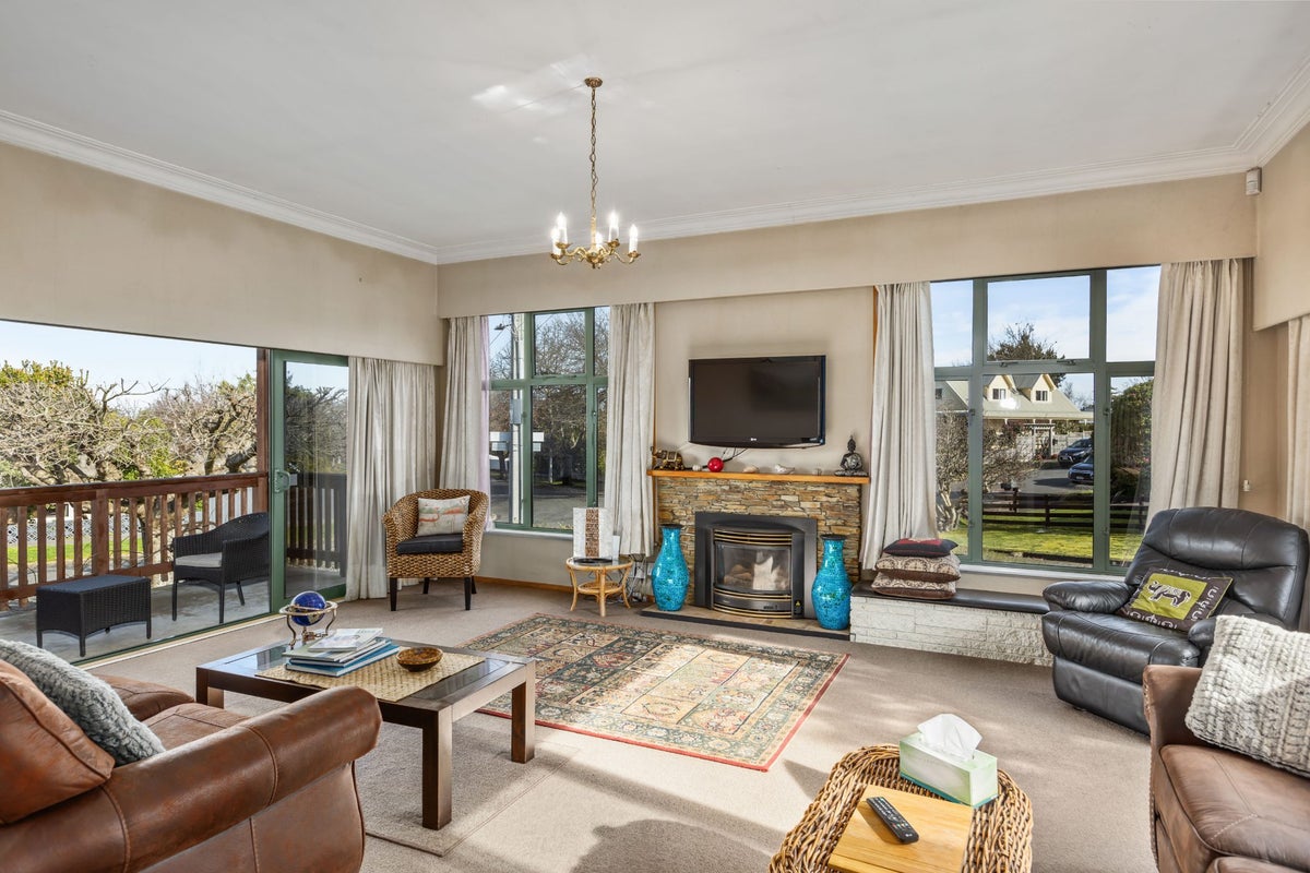 19 Queen Alexandra Street, Lansdowne, Masterton - Carousel 1