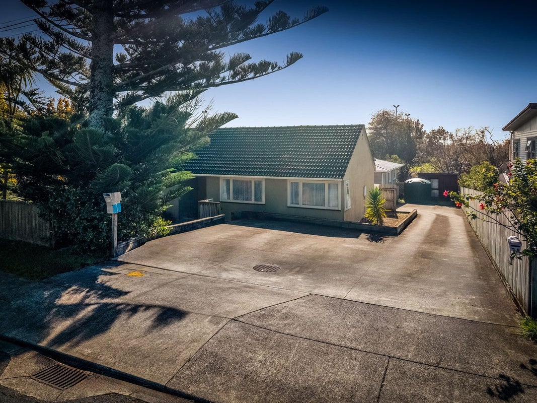 3 Nile Road, Kelston, Auckland - Carousel 1