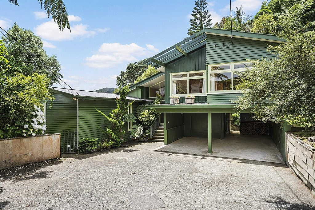 15 Pimble Avenue, Karori, Wellington - Carousel 1