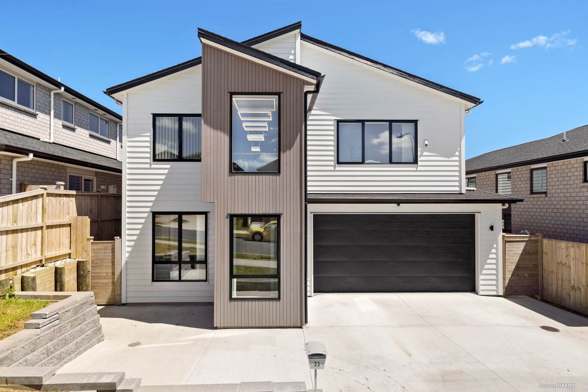 35 Tinaku Road, Flat Bush, Auckland - Carousel 1