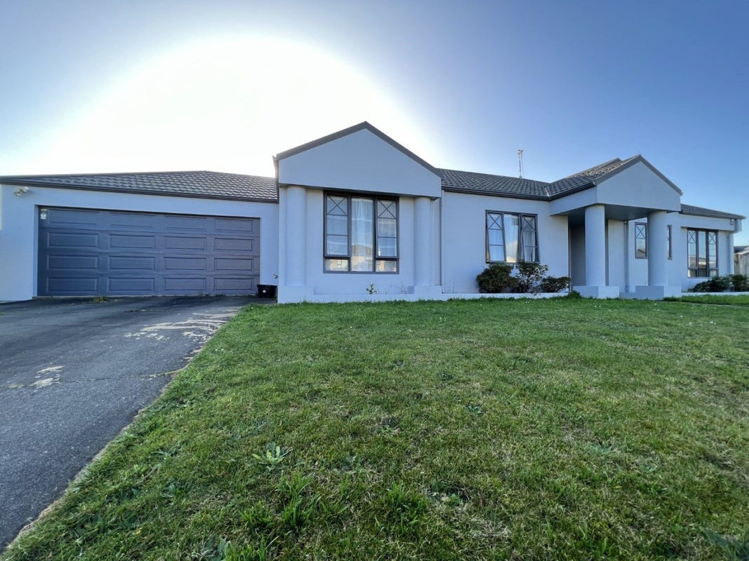 33 Logan Way, Kelvin Grove, Palmerston North - Carousel 1