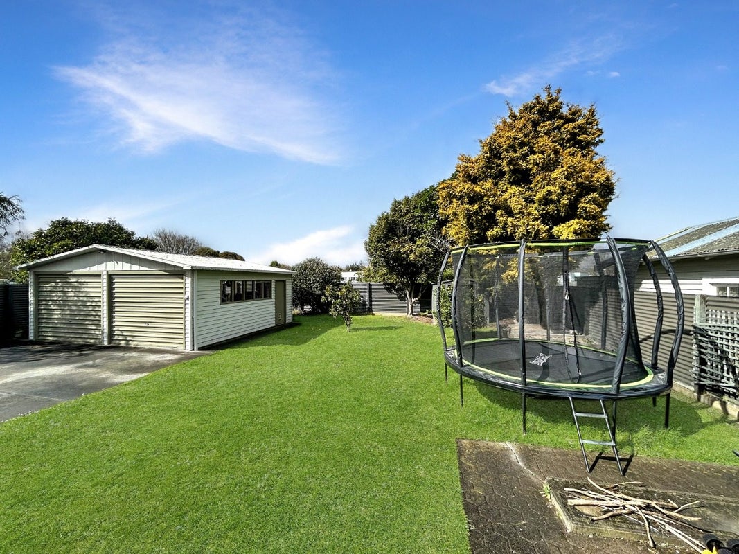 110 Savage Crescent, West End, Palmerston North - Carousel 8
