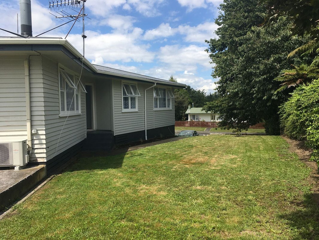 20 Lisa Crescent, Mangakakahi, Rotorua - Carousel 2