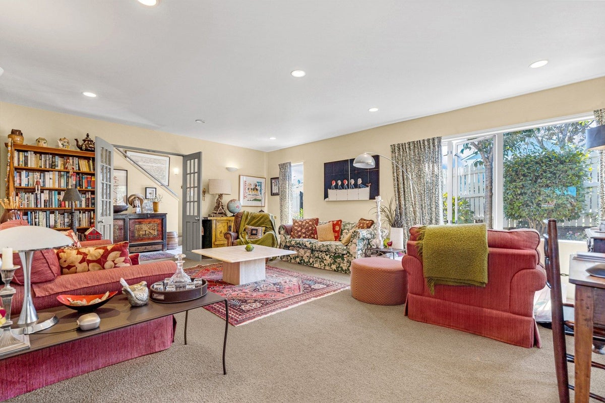 23 Ascot Avenue, Narrow Neck, Auckland - Carousel 2