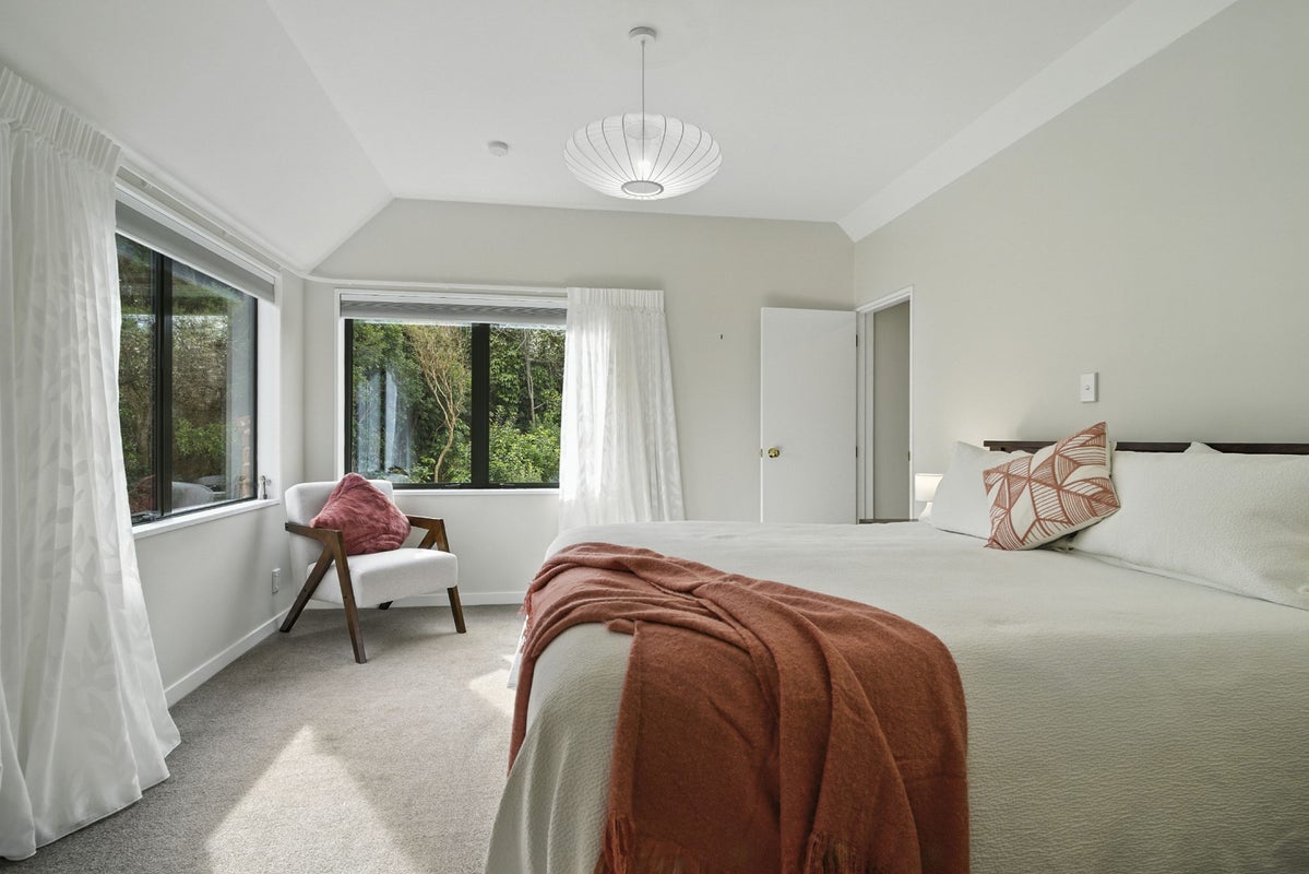 18 Rosebery Street, Belleknowes, Dunedin - Carousel 1