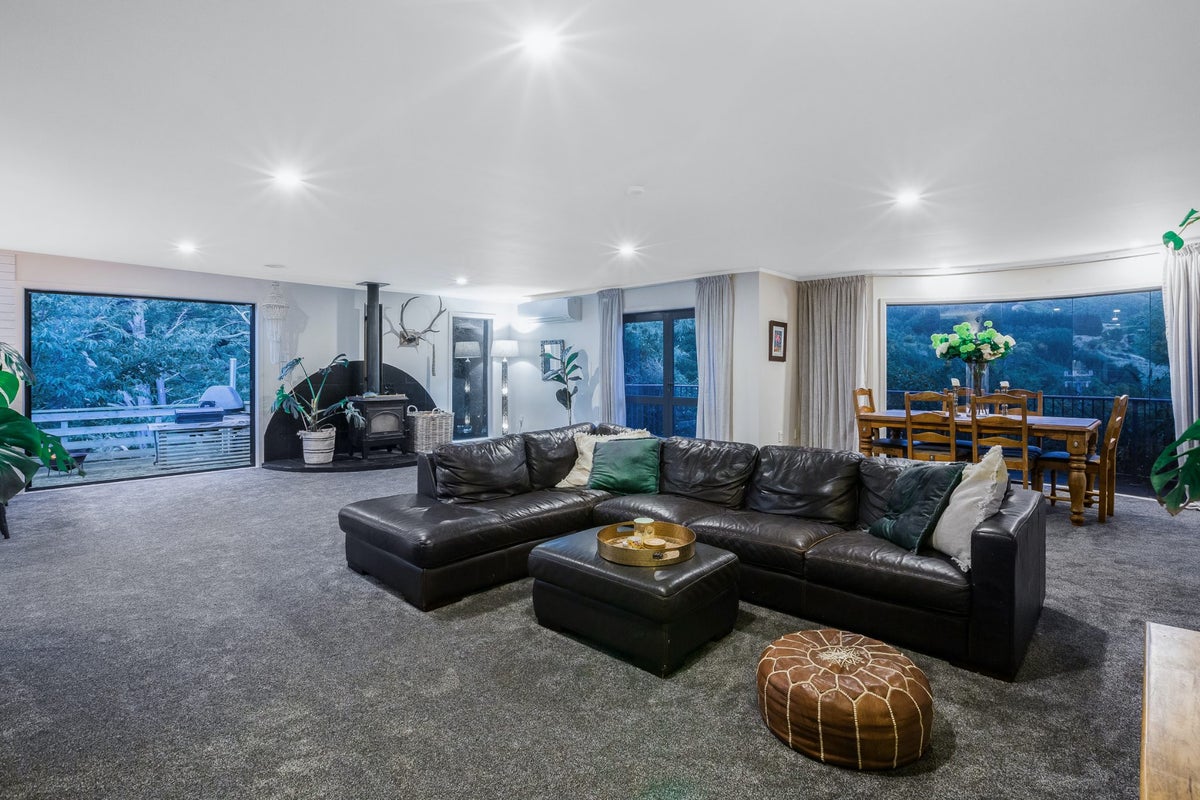 1153 Paekakariki Hill Road, Paekakariki Hill, Porirua - Carousel 2