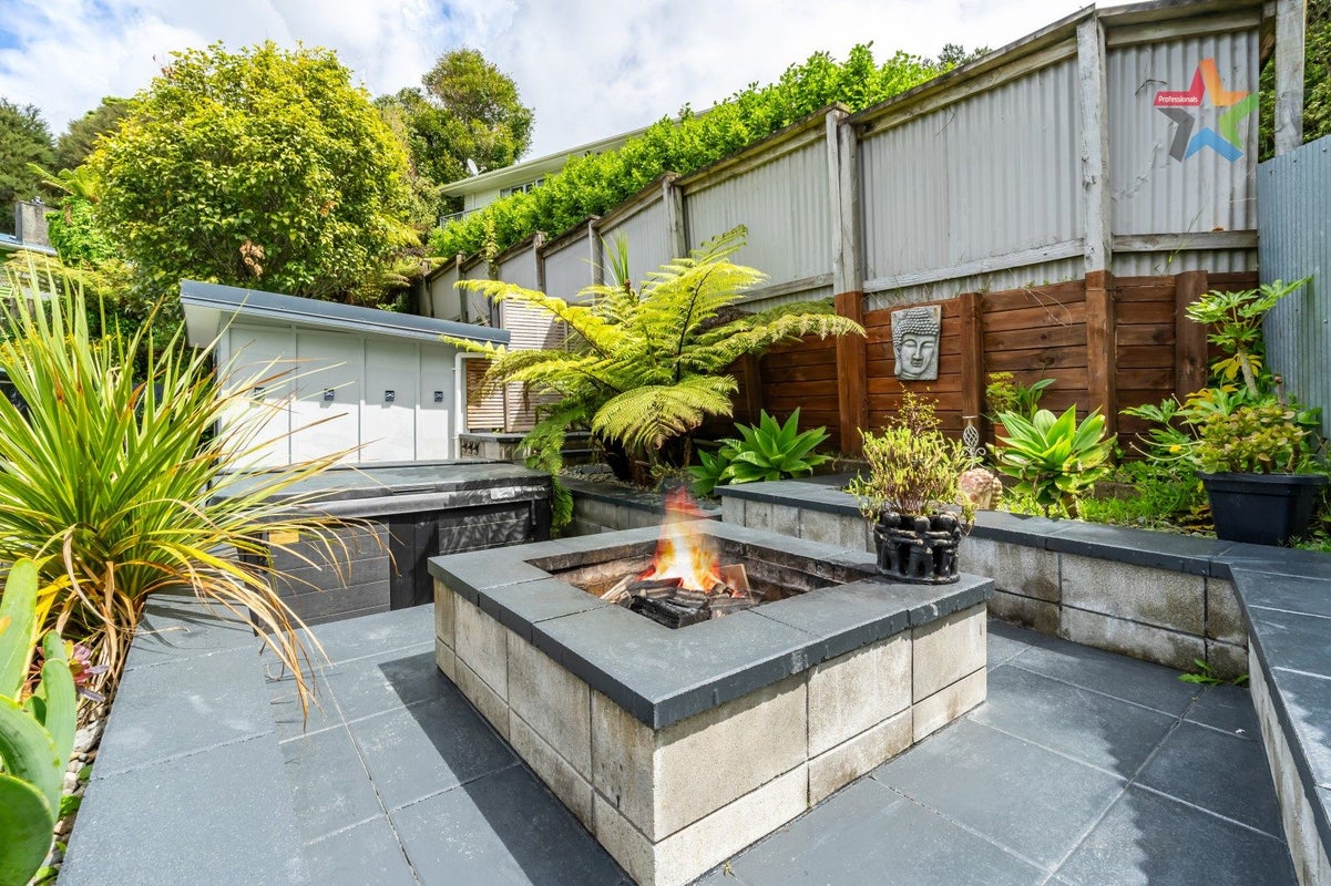 23 Rintoul Grove, Stokes Valley, Lower Hutt - Carousel 2