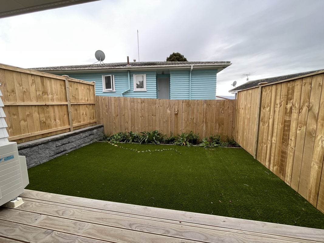 6/31 Reid Road, New Lynn, Auckland - Carousel 11