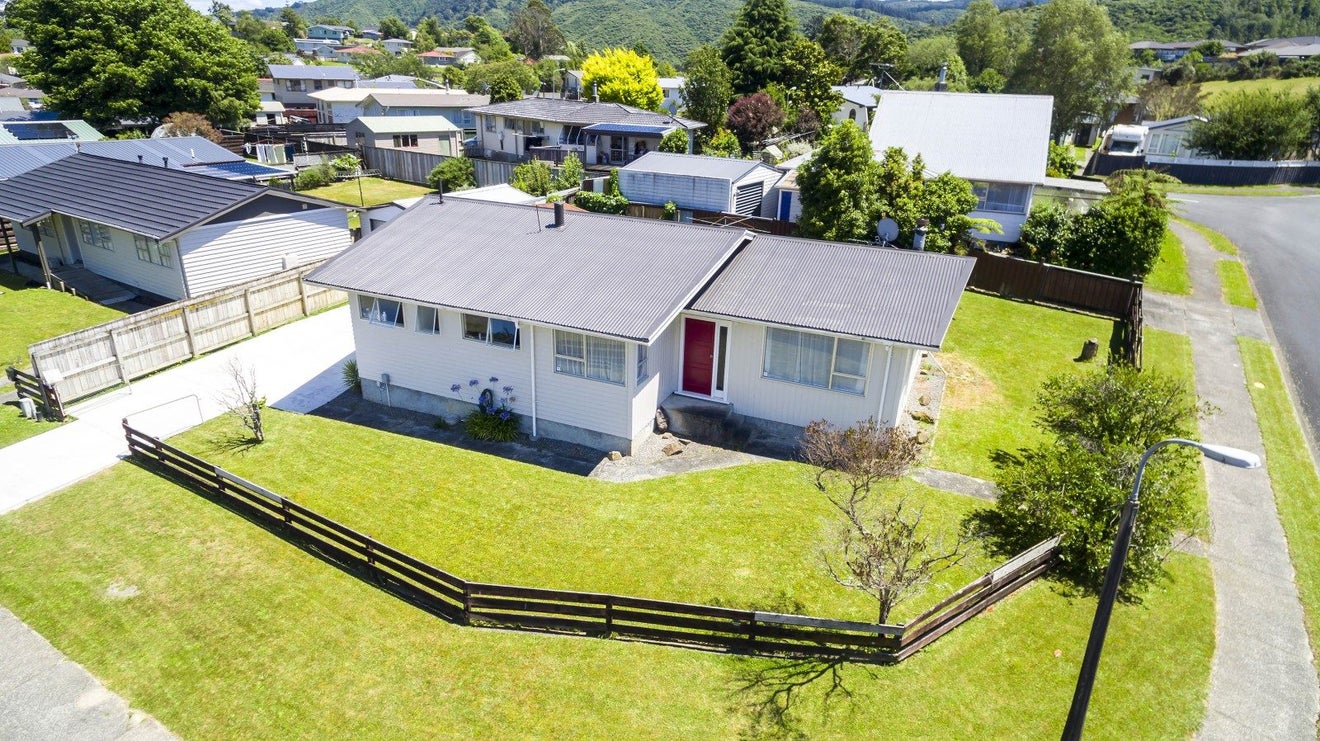 83 Norana Road, Timberlea, Upper Hutt - Carousel 1