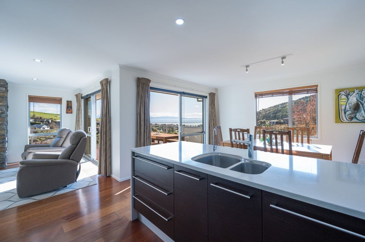 6 Springlea Heights, Atawhai, Nelson - Carousel 11