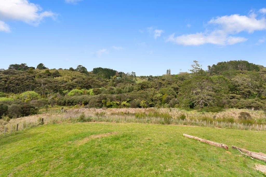 129 Wairere Road, Waitakere, Auckland - Carousel 26