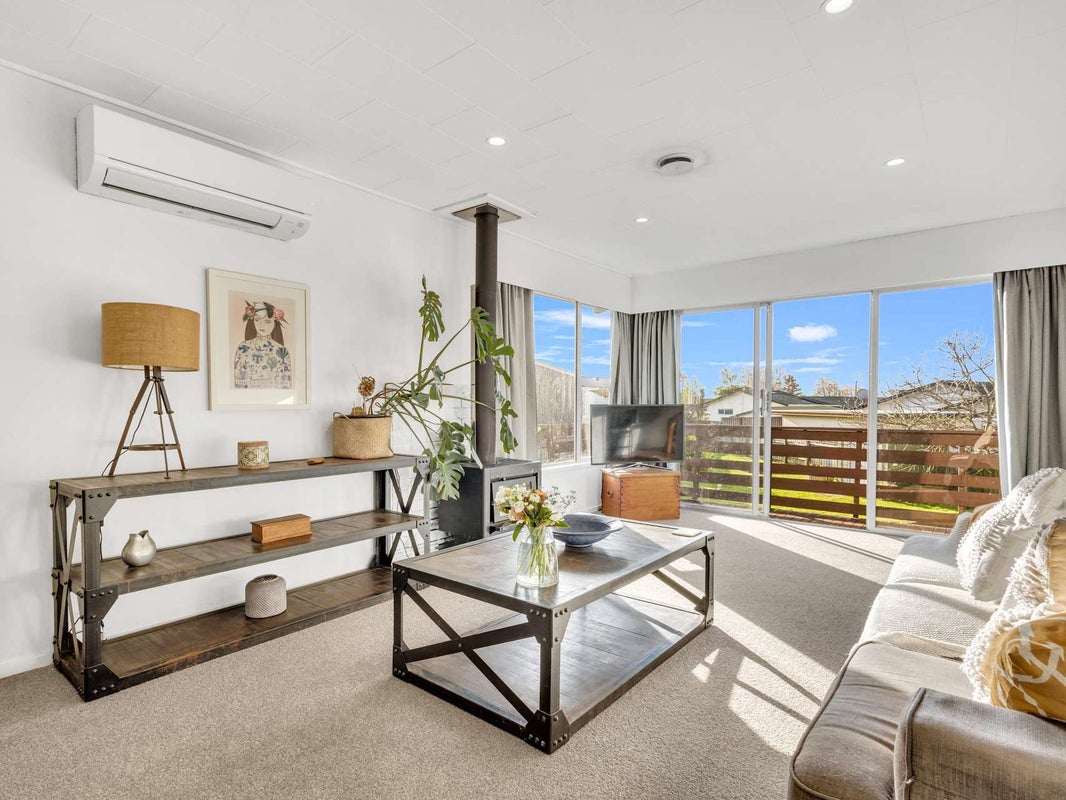2 Ashford Place, Havelock North, Havelock North - Carousel 2