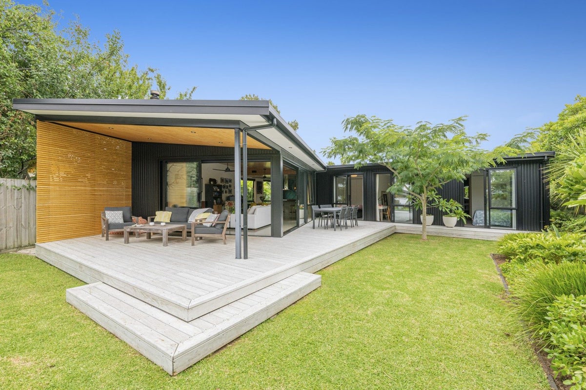 59 The Circle, Manly, Whangaparaoa - Carousel 1