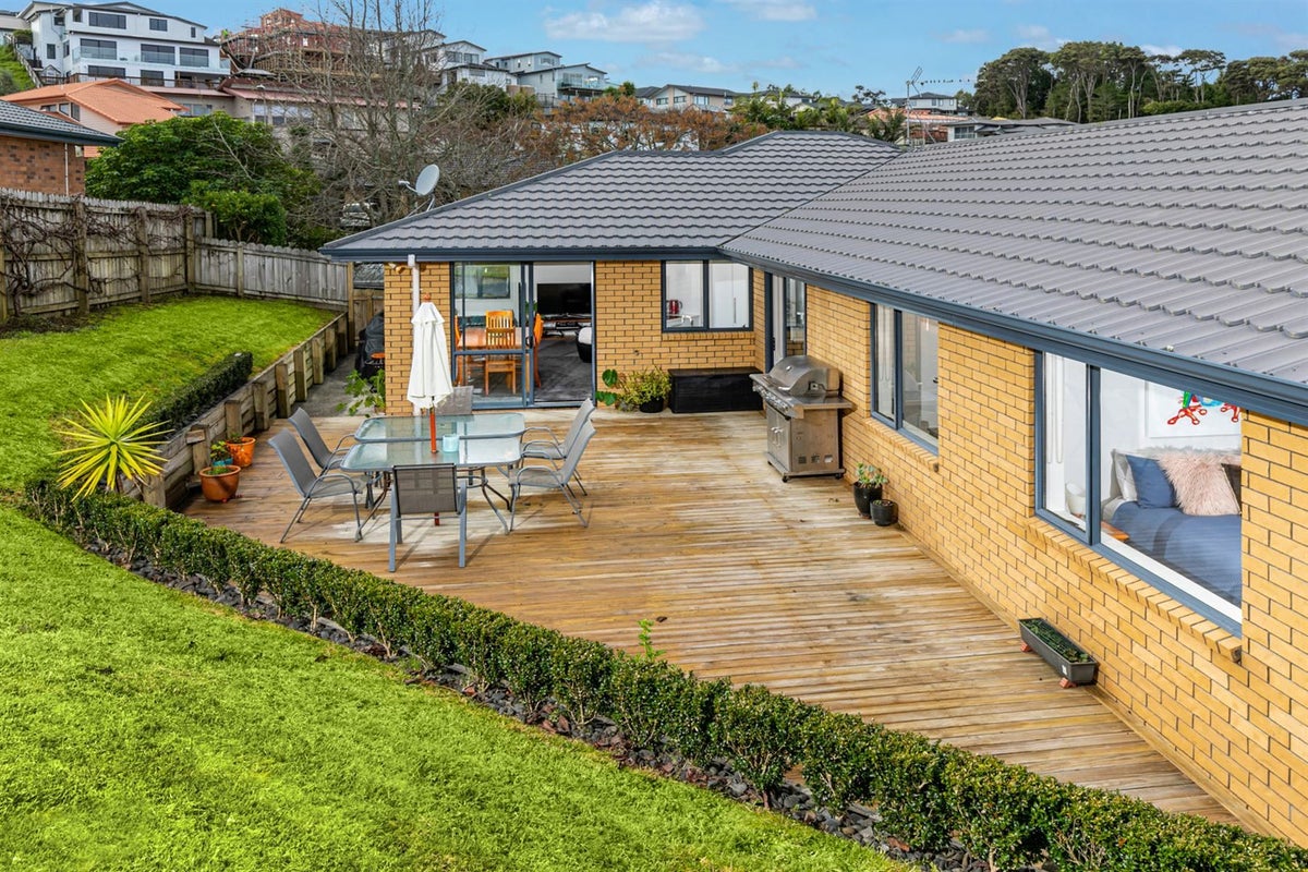 47 San Marino Drive West, Henderson, Auckland - Carousel 1