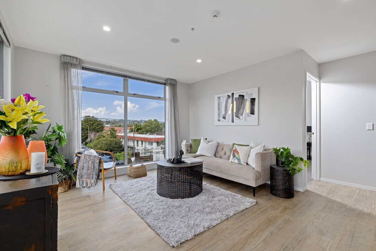 201/19 Bute Road, Browns Bay, Auckland - Carousel 1
