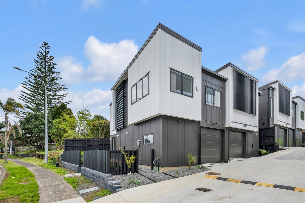 8/24 Great South Road, Manurewa, Auckland - Carousel 1