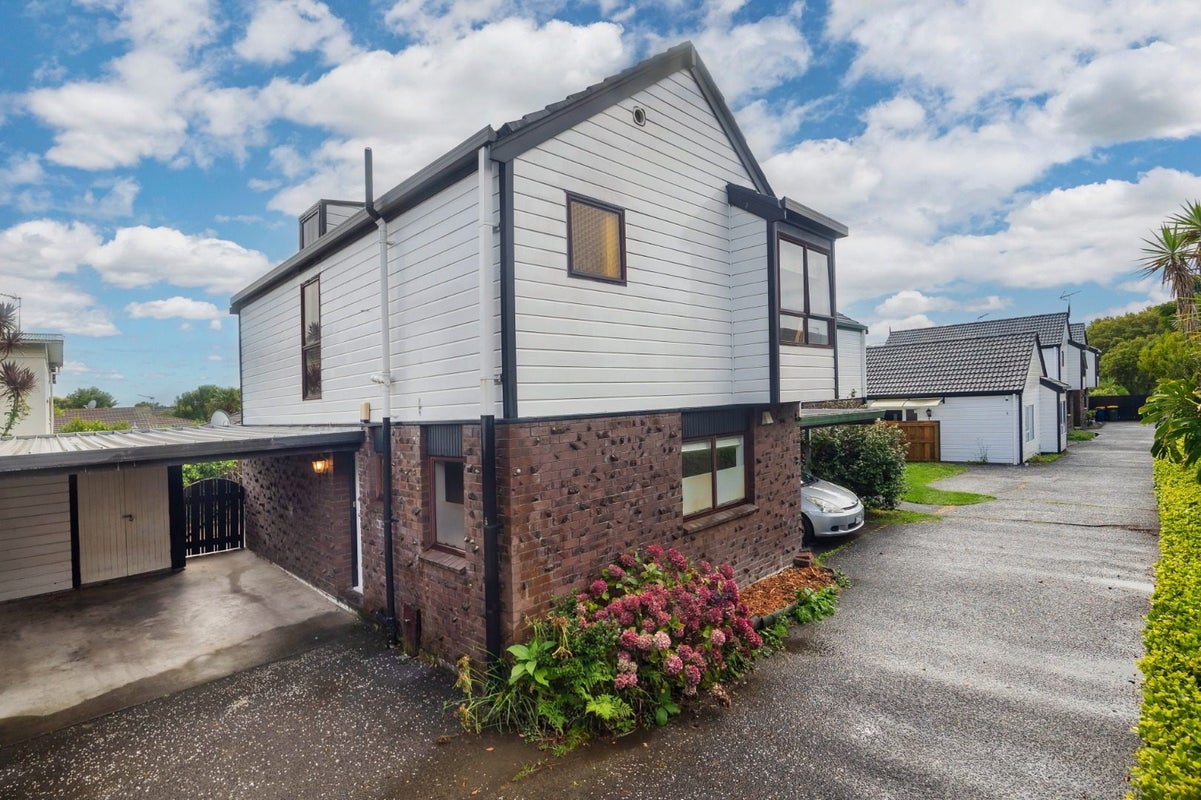 3/7 Koromiko Street, New Lynn, Auckland - Carousel 1