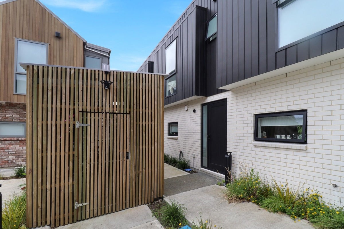 7/1 Rainey Grove, Taita, Lower Hutt - Carousel 1