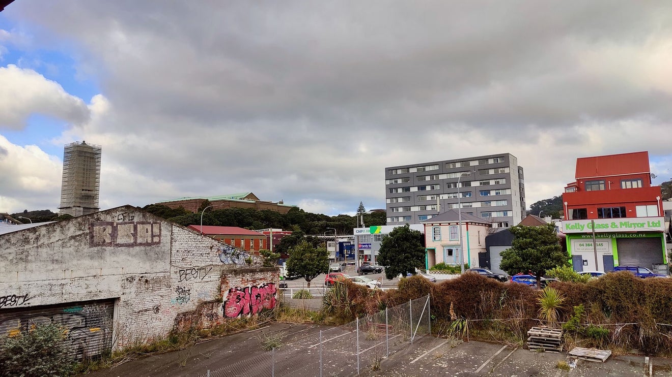 7/3 Kelvin Grove, Te Aro, Wellington - Carousel 2